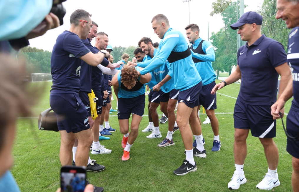 «Газпром»-тренировочные сборы в Дубае: 15 января, утренняя тренировка