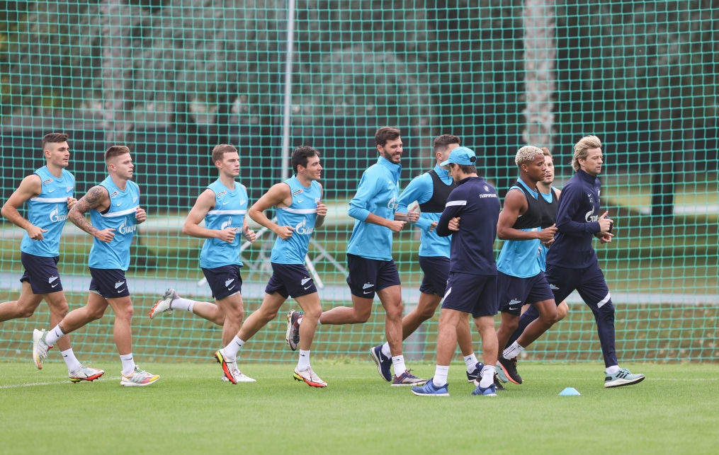 «Газпром»-тренировочные сборы в Дубае: 15 января, утренняя тренировка