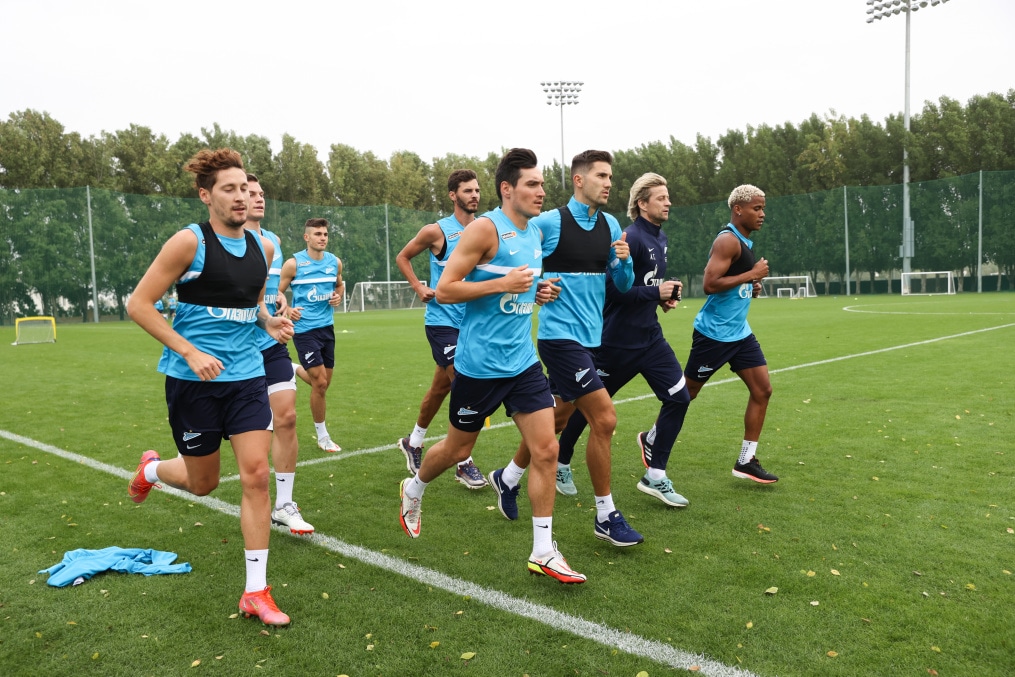 «Газпром»-тренировочные сборы в Дубае: 15 января, утренняя тренировка