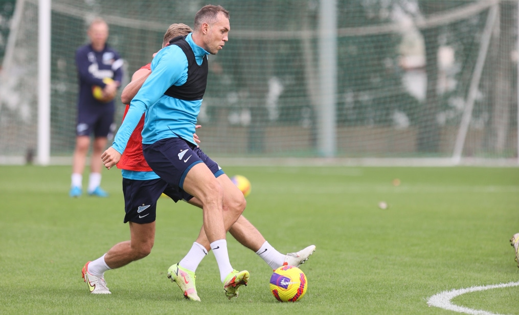 «Газпром»-тренировочные сборы в Дубае: 15 января, утренняя тренировка