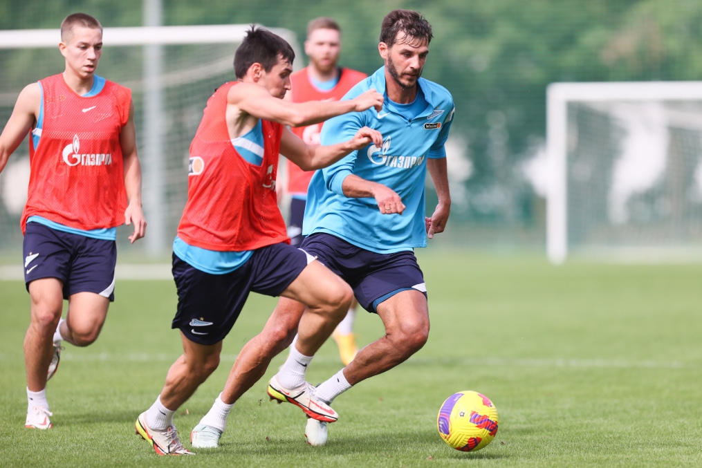 «Газпром»-тренировочные сборы в Дубае: 15 января, утренняя тренировка