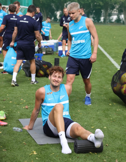 «Газпром»-тренировочные сборы в Дубае: 15 января, утренняя тренировка