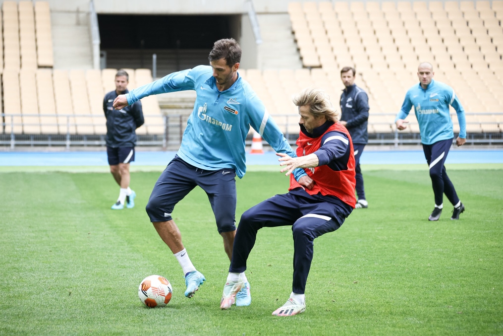 Тренировка сине-бело-голубых на стадионе «Ла-Картуха»