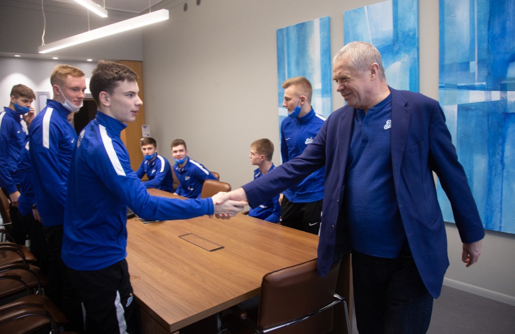 Подписание профессиональных контрактов футболистов юношеского «Зенита»