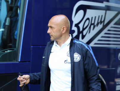 Отъезд команды на матч с Волгой — Зе