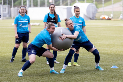 Тренировка женской команды «Зенит» перед матчем с «Енисеем»