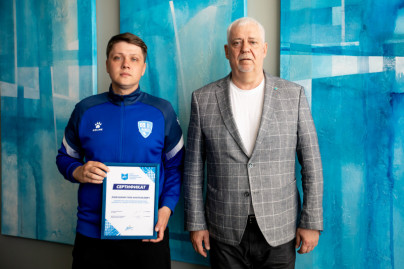 Вручение сертификатов тренерам из Сургута от Центра повышения квалификации тренеров
