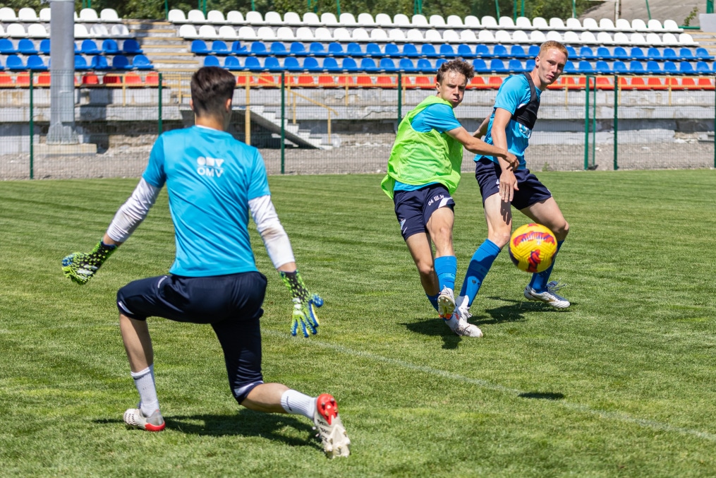 «Газпром» — тренировочные сборы «Зенита»-м в Ставропольском крае: 29 июня, утренняя тренировка