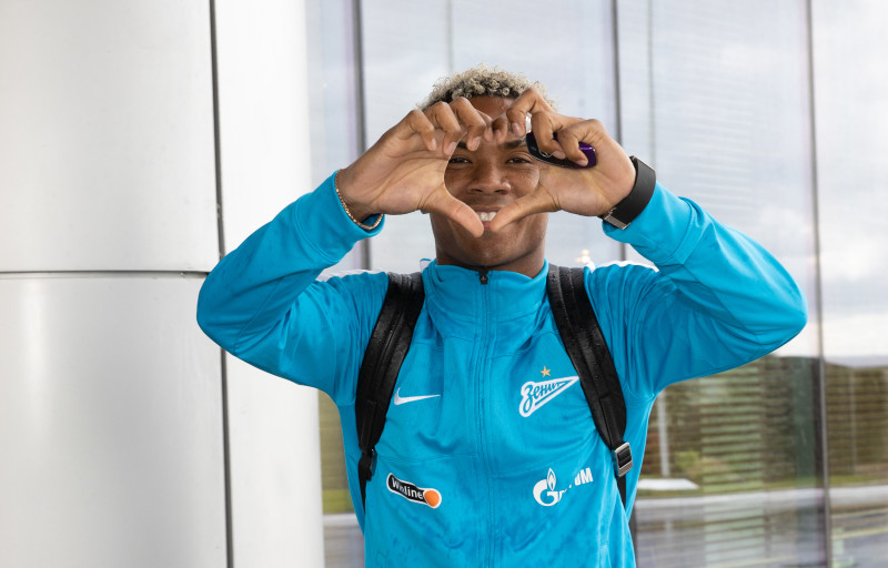 Команда «Зенит» в «Пулково» перед вылетом на матч с «Химками»