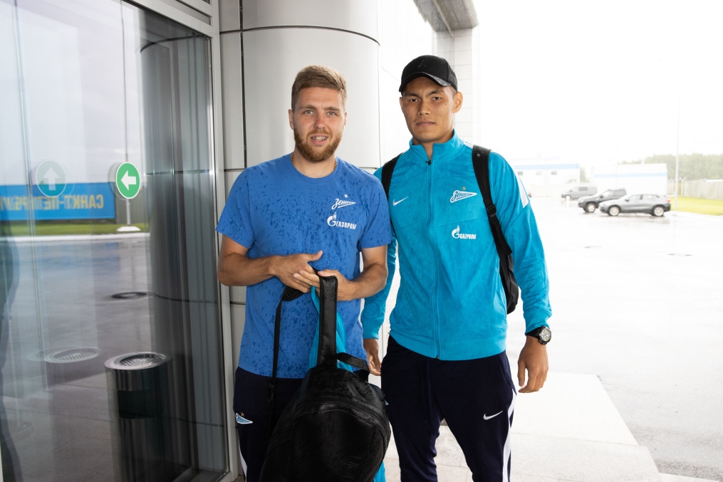 Команда «Зенит» в «Пулково» перед вылетом на матч с «Химками»