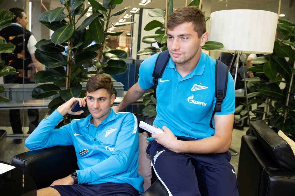 Команда «Зенит» в «Пулково» перед вылетом на матч с «Химками»