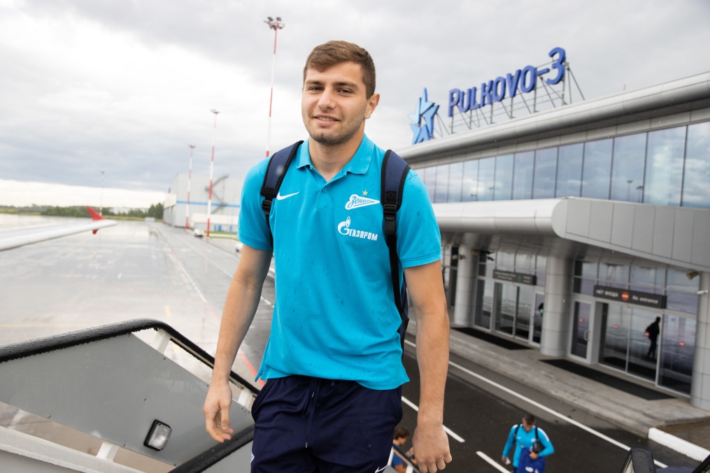 Команда «Зенит» в «Пулково» перед вылетом на матч с «Химками»