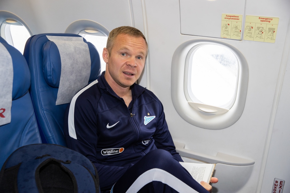 Команда «Зенит» в «Пулково» перед вылетом на матч с «Химками»