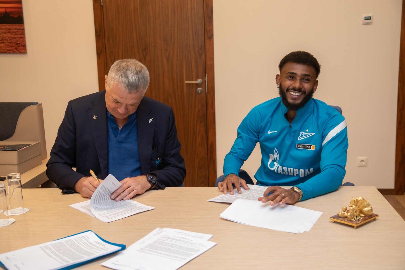 «Зенит» продлил контракт с Венделом