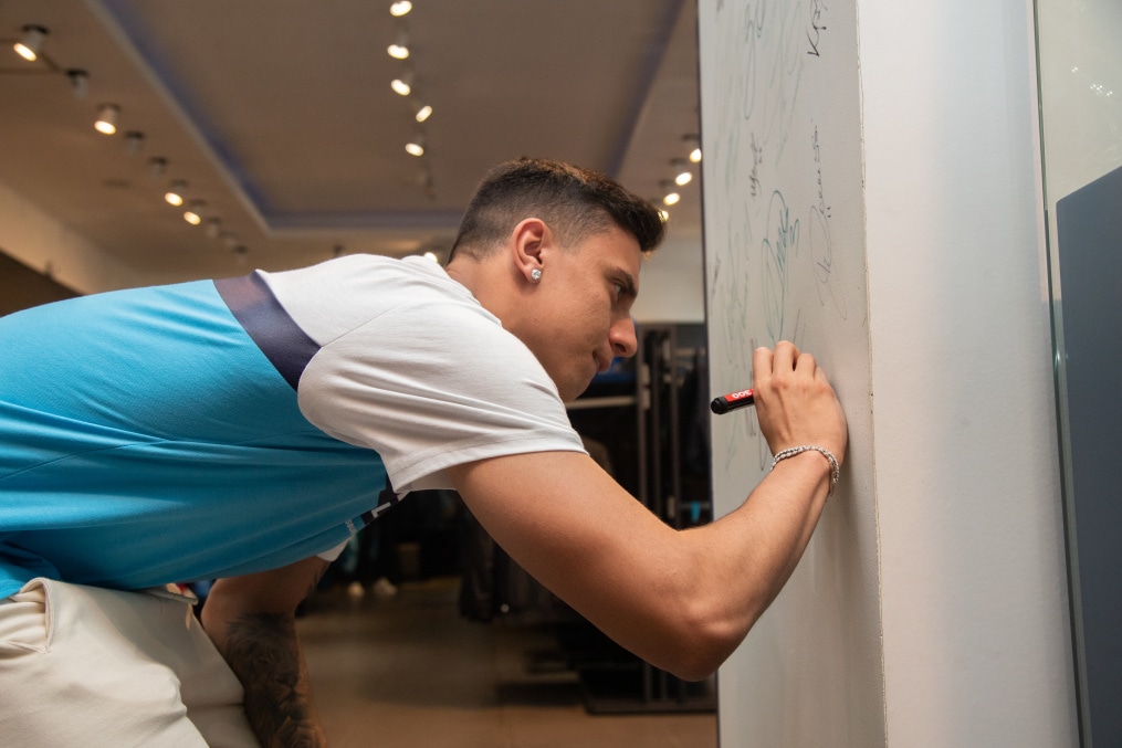 Презентация новичков сине-бело-голубых в магазине «Зенит-Арена»