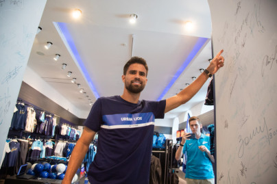 Презентация новичков сине-бело-голубых в магазине «Зенит-Арена»