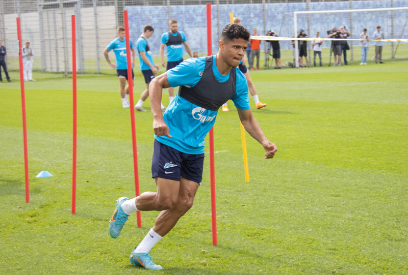 Открытая тренировка «Зенита» перед матчем с «Ахматом»