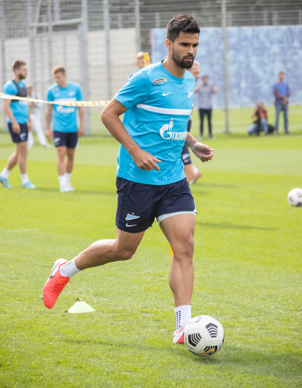 Открытая тренировка «Зенита» перед матчем с «Ахматом»