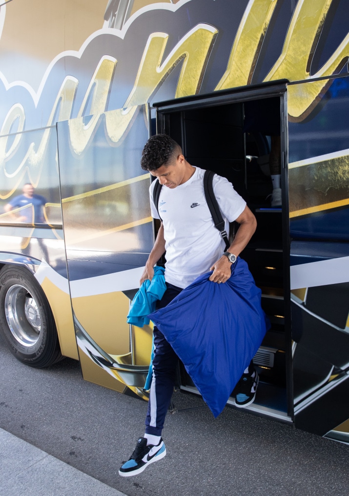 Команда «Зенит» в «Пулково» перед вылетом на матч с «Ахматом»