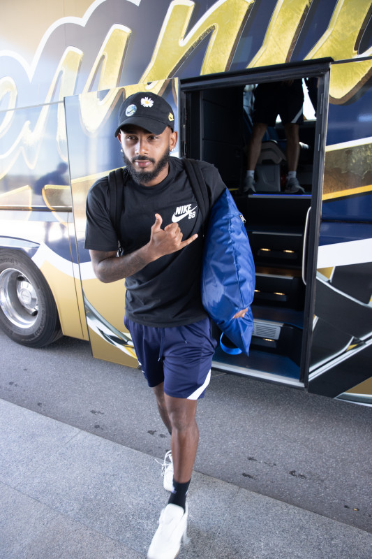 Команда «Зенит» в «Пулково» перед вылетом на матч с «Ахматом»