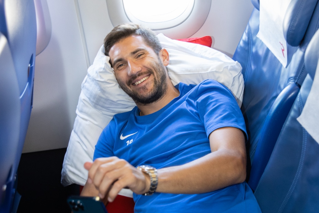 Команда «Зенит» в «Пулково» перед вылетом на матч с «Ахматом»