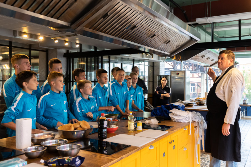 Воспитанники «Газпром»-академии приняли участие в кулинарном мастер-классе