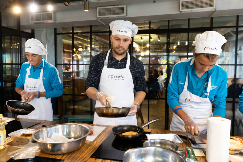 Воспитанники «Газпром»-академии приняли участие в кулинарном мастер-классе