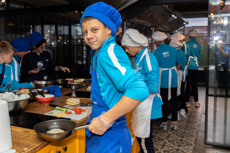 Воспитанники «Газпром»-академии приняли участие в кулинарном мастер-классе