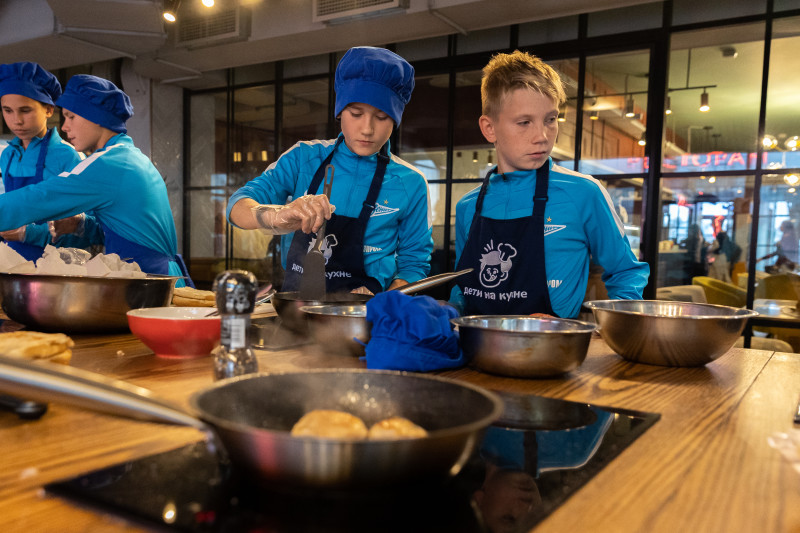 Воспитанники «Газпром»-академии приняли участие в кулинарном мастер-классе