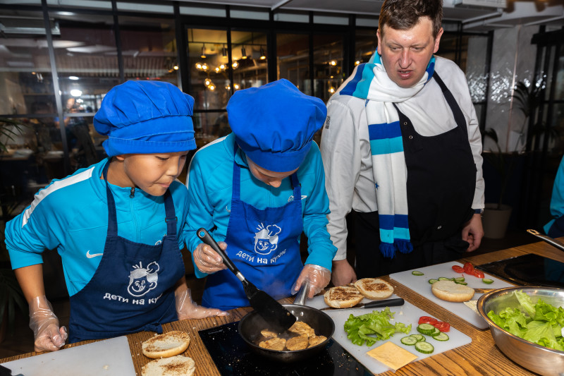 Воспитанники «Газпром»-академии приняли участие в кулинарном мастер-классе