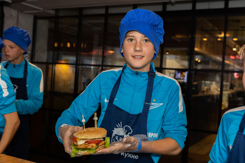 Воспитанники «Газпром»-академии приняли участие в кулинарном мастер-классе