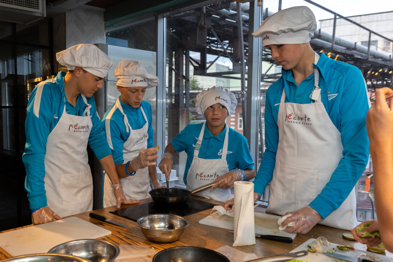Воспитанники «Газпром»-академии приняли участие в кулинарном мастер-классе