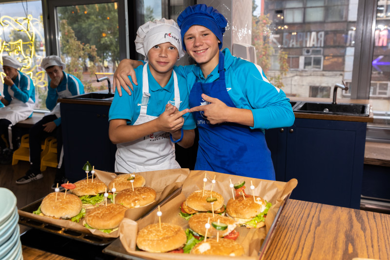 Воспитанники «Газпром»-академии приняли участие в кулинарном мастер-классе