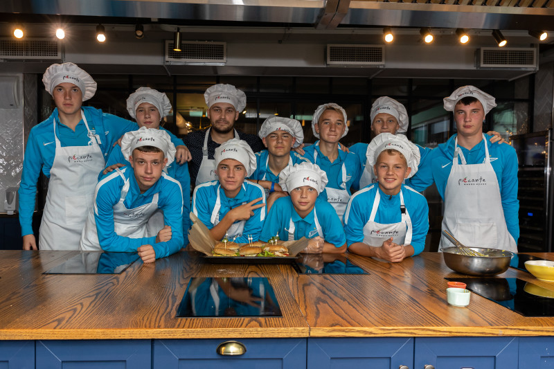 Воспитанники «Газпром»-академии приняли участие в кулинарном мастер-классе