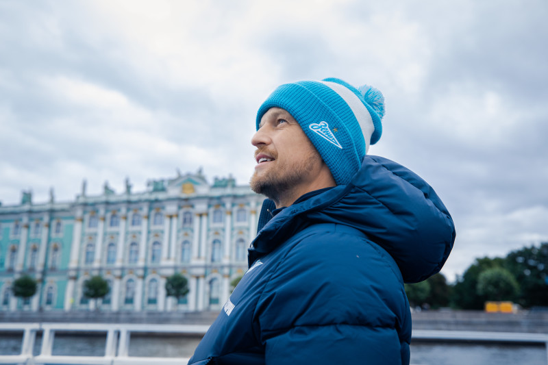 Молодежная команда «Зенита» совершила водное путешествие по Петербургу