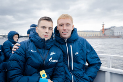 Молодежная команда «Зенита» совершила водное путешествие по Петербургу
