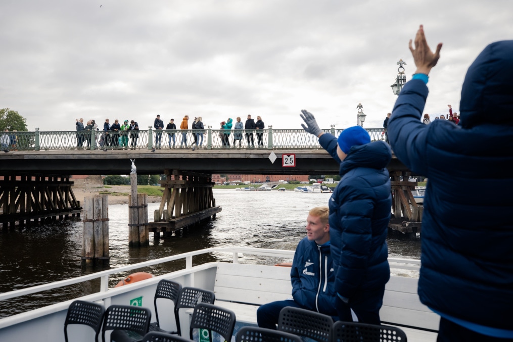 Молодежная команда «Зенита» совершила водное путешествие по Петербургу
