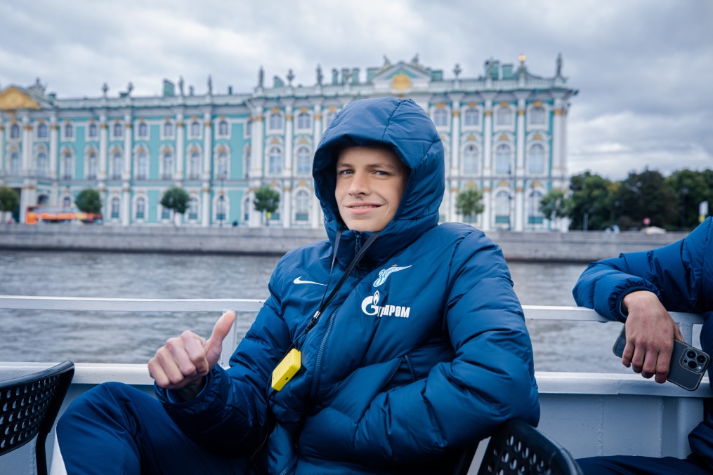 Молодежная команда «Зенита» совершила водное путешествие по Петербургу