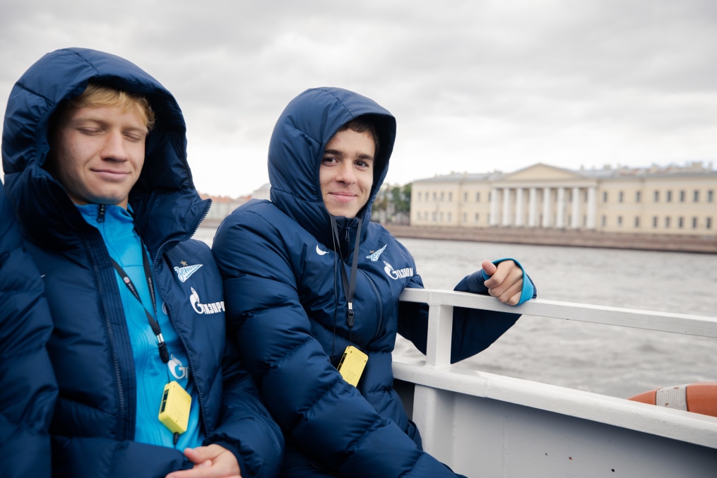Молодежная команда «Зенита» совершила водное путешествие по Петербургу