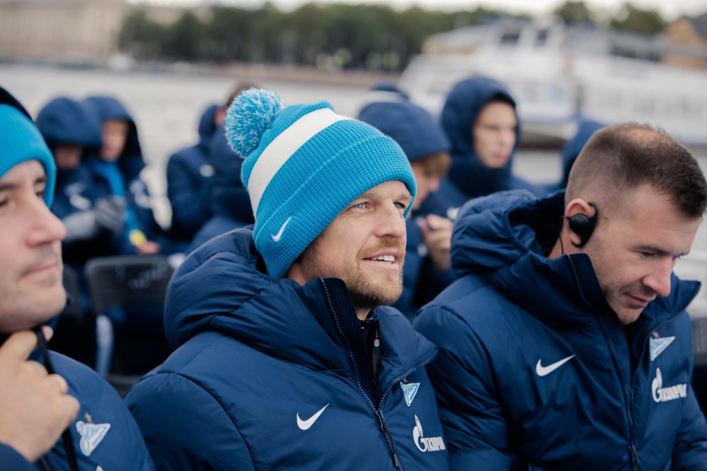 Молодежная команда «Зенита» совершила водное путешествие по Петербургу