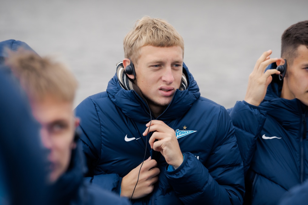 Молодежная команда «Зенита» совершила водное путешествие по Петербургу