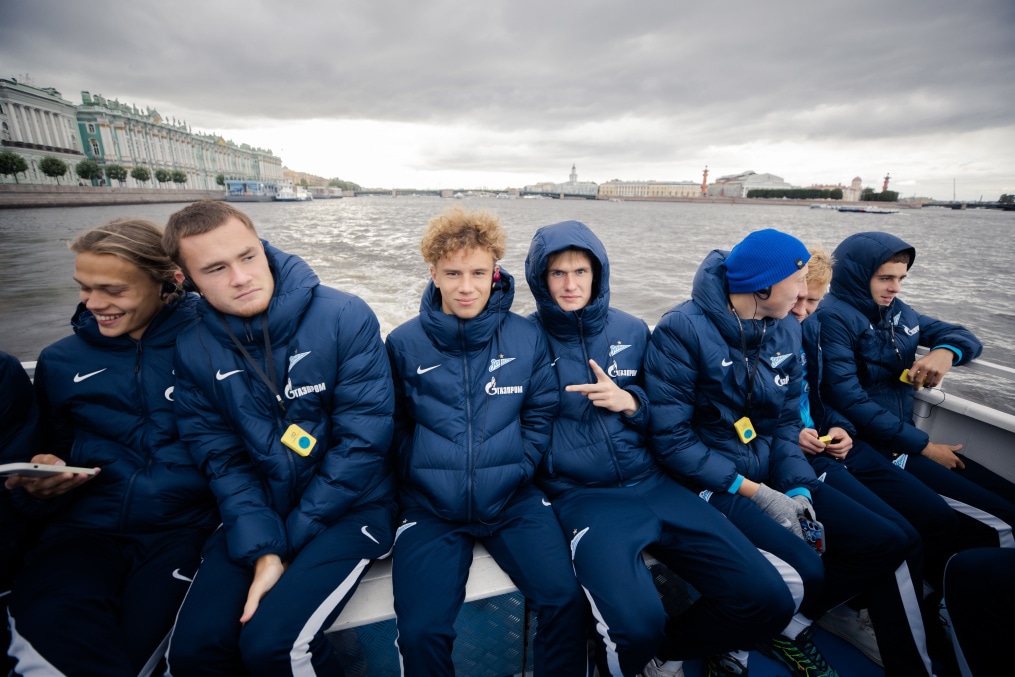 Молодежная команда «Зенита» совершила водное путешествие по Петербургу