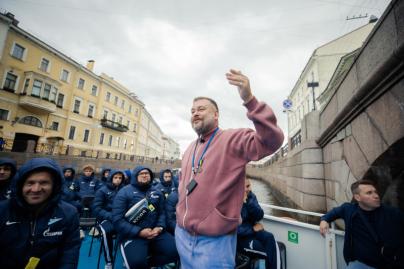 Молодежная команда «Зенита» совершила водное путешествие по Петербургу