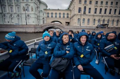 Молодежная команда «Зенита» совершила водное путешествие по Петербургу