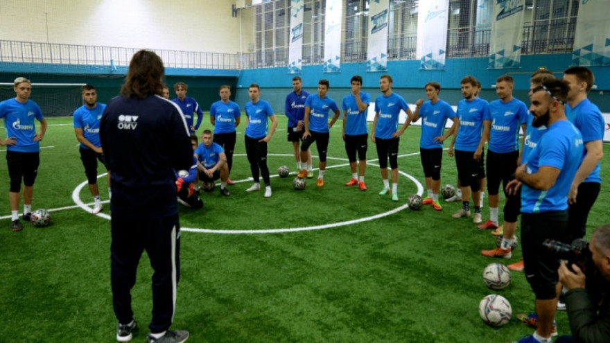 «Зенит-ТВ»: Дмитрий Радченко тренирует команду болельщиков