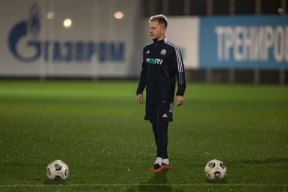 Тренировка медиафутбольного клуба «Амкал» в рамках подготовки к матчу 1/64 финала Фонбет Кубка России.