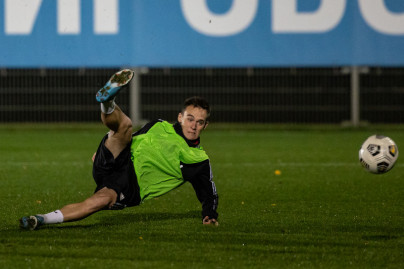 Тренировка медиафутбольного клуба «Амкал» в рамках подготовки к матчу 1/64 финала Фонбет Кубка России.