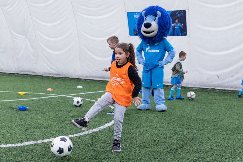Константин Коноплев на открытии школы «Зенит-Чемпионика»