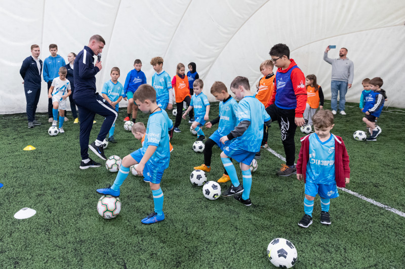 Константин Коноплев на открытии школы «Зенит-Чемпионика»