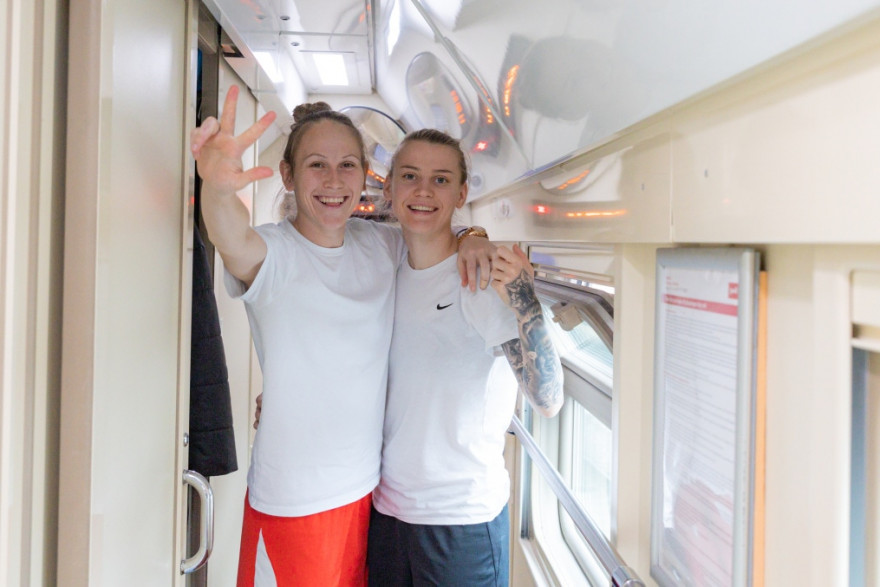Возвращение женской команды на поезде из Ростова-на-Дону